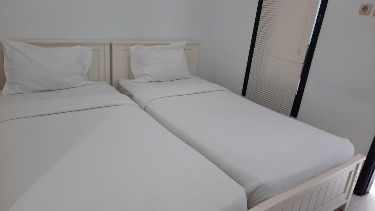 โคซี สเตย์ Hotel กูปัง ภายนอก รูปภาพ